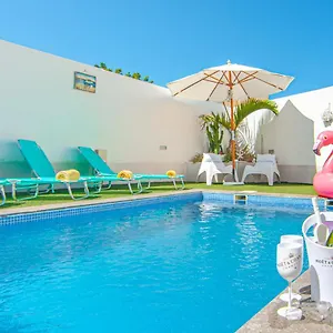 Luxury House With Private Heated Pool, Bbq And Private Parking Holiday home